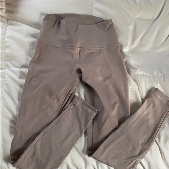 lululemon athletica Pants - Lulu lemon Wunder Under Leggings